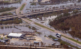 路易斯安那高速公路被洪水覆盖