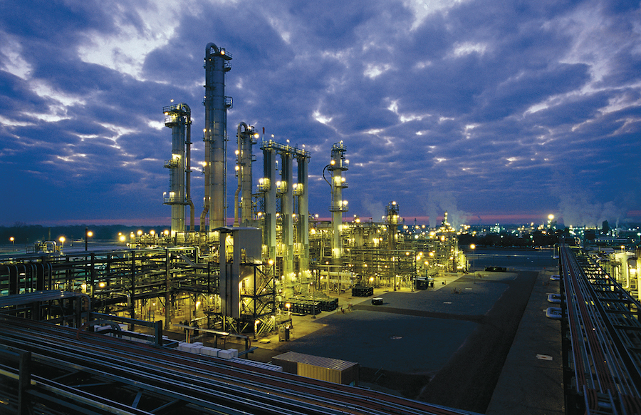 Louisiana的Geismar Chemicals制造复合物由壳化学LP运营。照片由贝壳化学品提供。