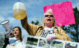 居民抗议Flint水系统